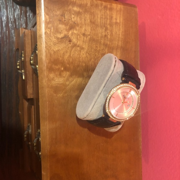 Kenneth Cole Watch with Leather Strap - Picture 3 of 7